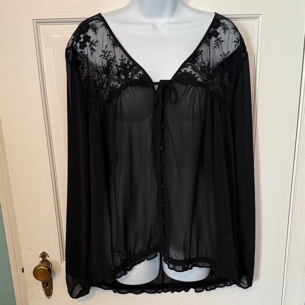 Torrid Chiffon Gauze Embroidered Tie Front Black Women's Blouse